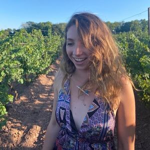 Meet your Posher, Danielle